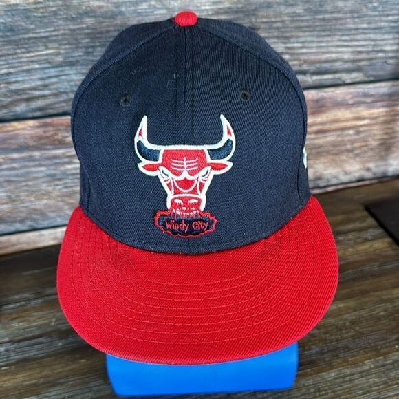 New Era Chicago Bulls Windy City SnapBack Hat - Picture 2 of 8